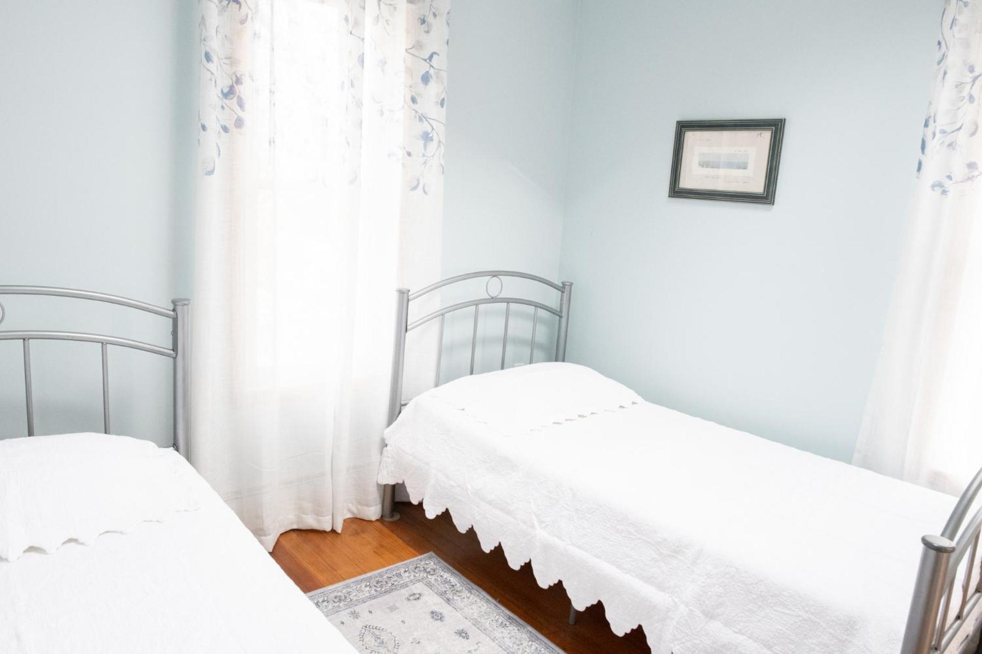 Beautiful Apartment-5 Beds-Full Kitchen-Parking-Super Clean! Boston Exterior photo